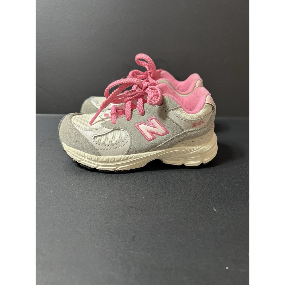 New Balance 2002 Toddler Kids Grey Pink Sneakers IC2002CL Size 8 US Kids
